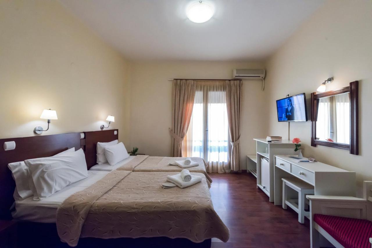 Akroyali Hotel & Villas Messinia Екстер'єр фото